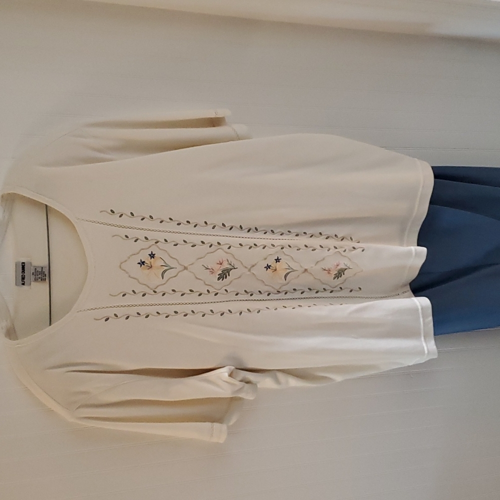 Alfred Dunner 2 pc set cream floral embroidered top & gauzy blue pants 24W NWT